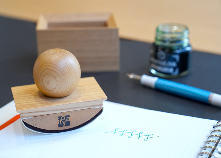 伊東屋　デスクトップステイショナリー